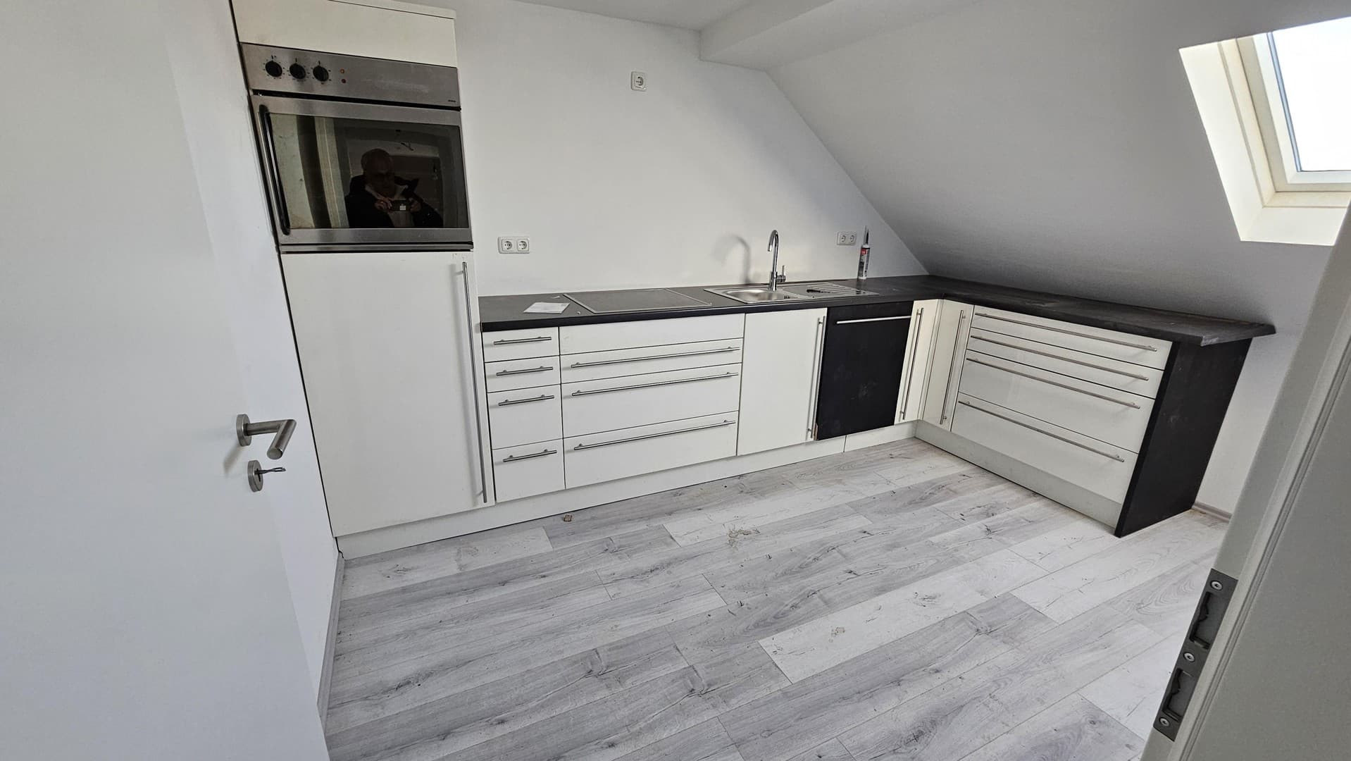 ZENTRUM ALSDORF,SEHR SCHÖNE ca. 63 m2 DACHGESCHOSS WOHNUNG ZU VERMIETEN