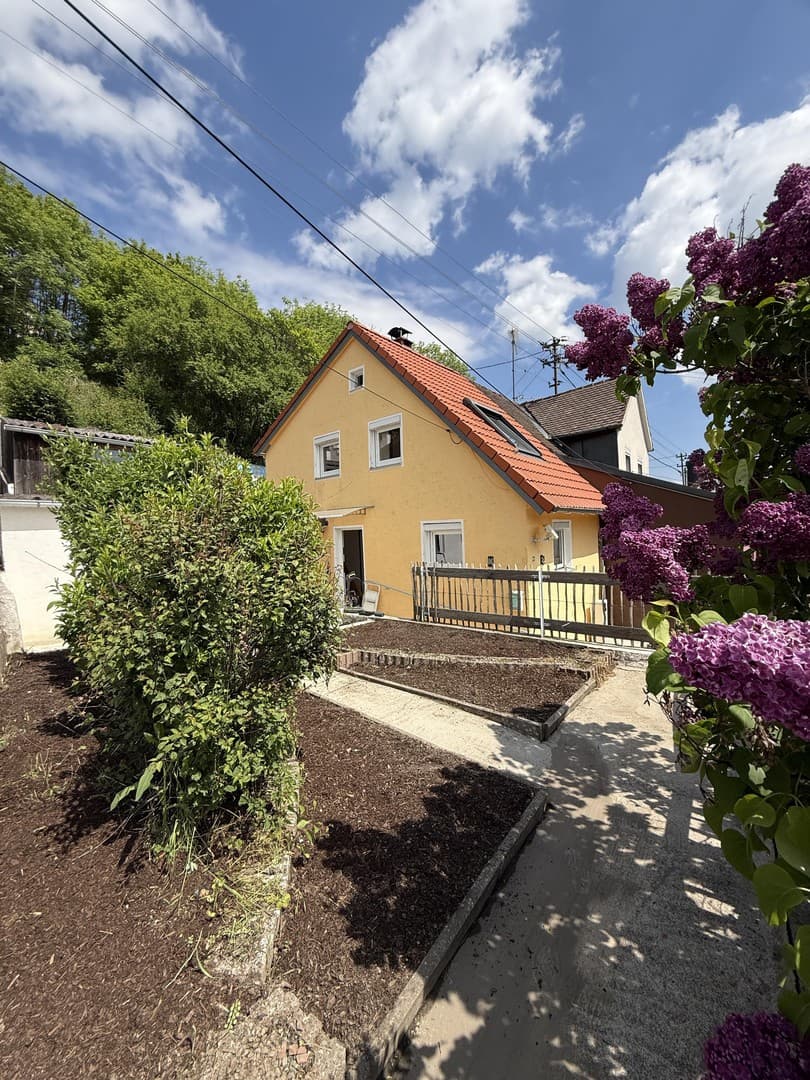 Kleines Häusle mit Charme und Weitblick – ruhig gelegen in Bopfingen-Schloßberg.