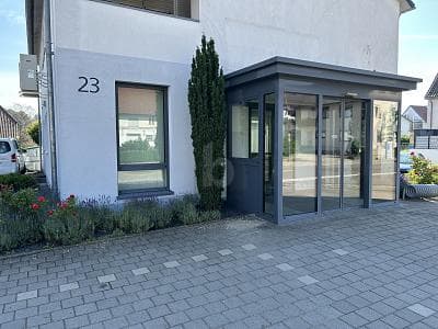 EHEMALIGE BANK: REPRÄSENTATIV & FLEXIBEL