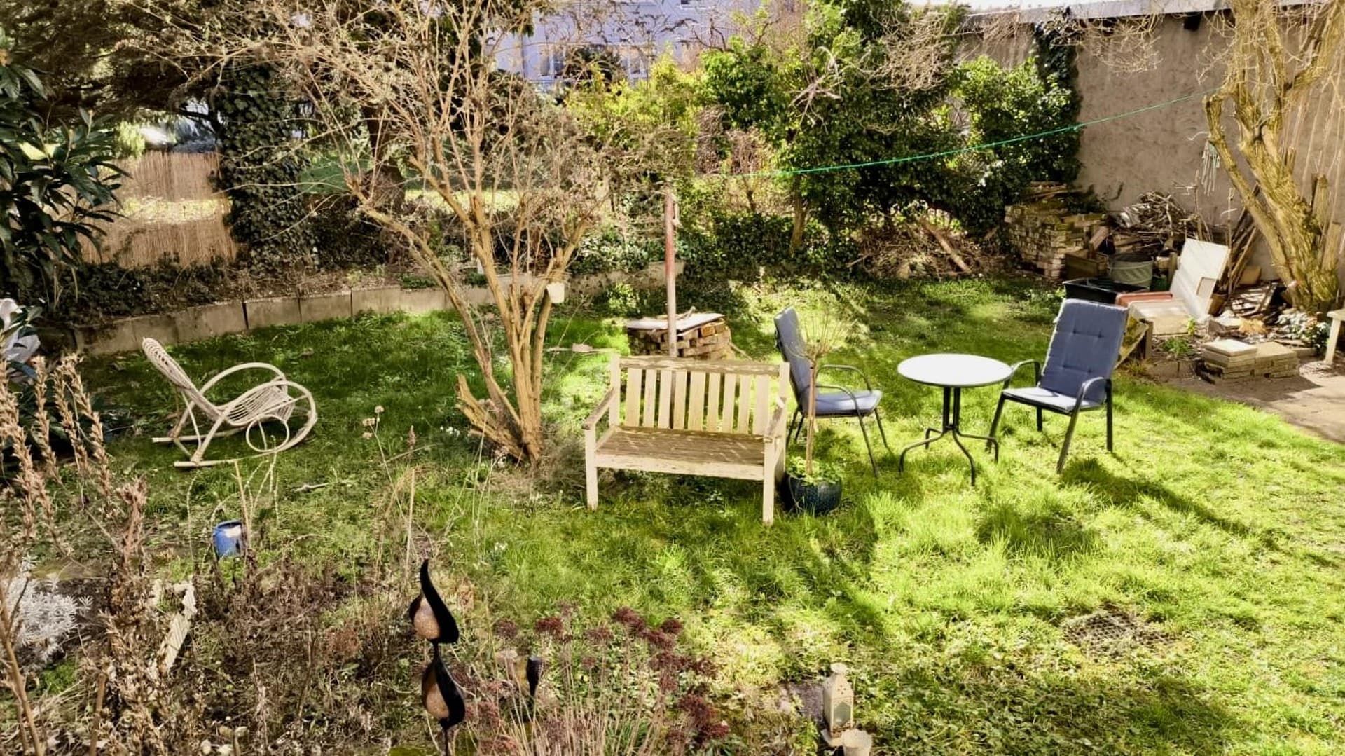 2-Zimmer-Dachgeschosswohnung mit Garten im Gallusviertel