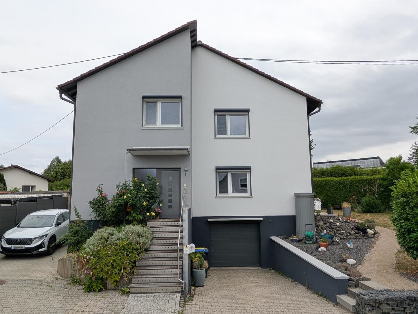 Provisionsfreies Ein-/Zweifamilienhaus mit schönem Garten