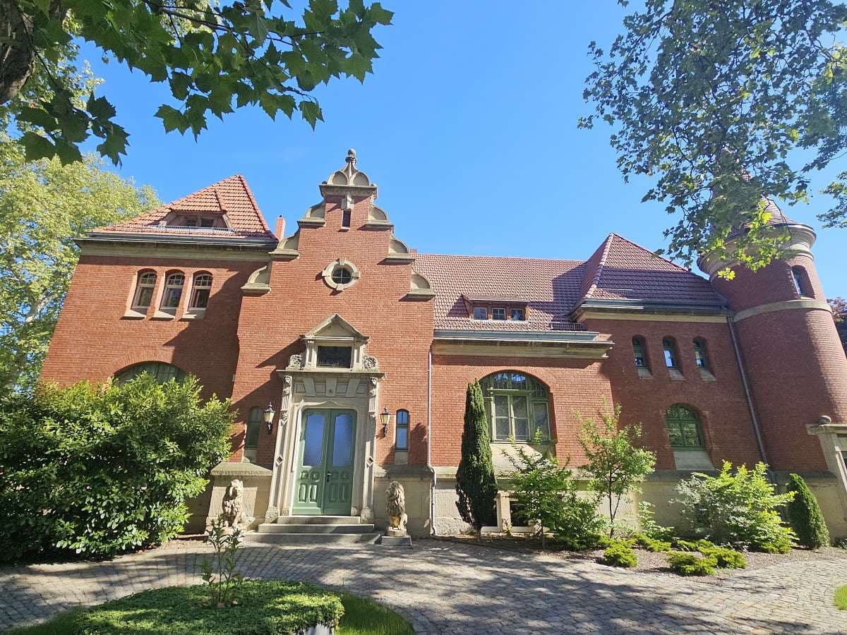 Firmen aufgepasst! Ihr neues Bürohaus auf 715m² mit historischem Charme!