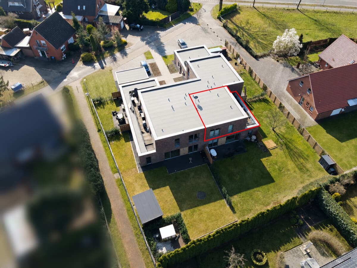 Kompakte Kapitalanlage: DG-Wohnung mit Dachterrasse und Stellplatz