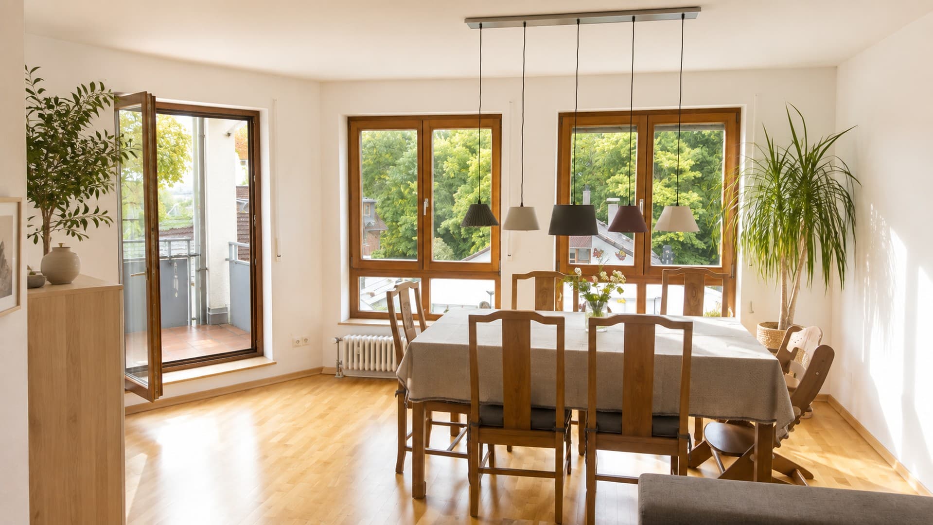 Helle 3-Zimmer-Wohnung mit zwei Balkonen, Seeblick und Alpenpanorama