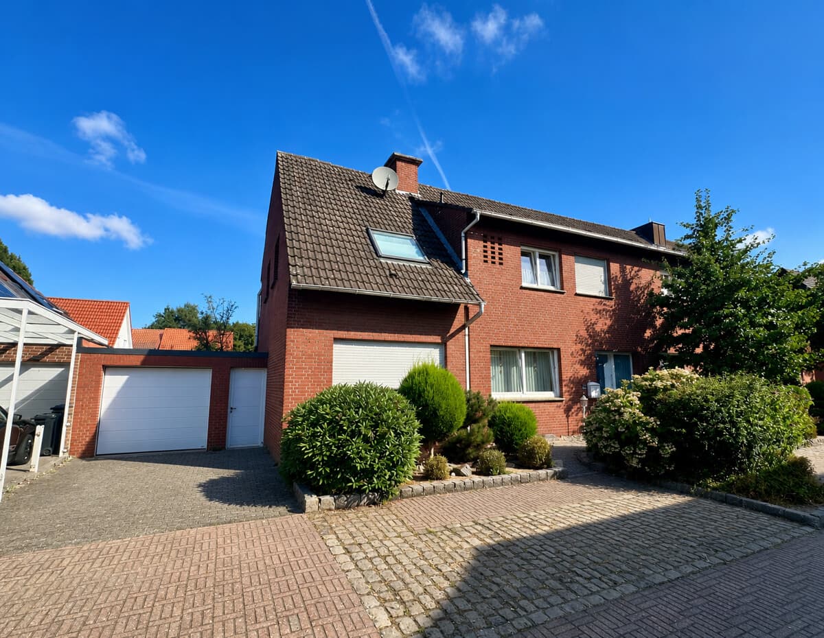 Vielseitige Doppelhaushälfte in Greven mit Wintergarten, Balkon und Garten