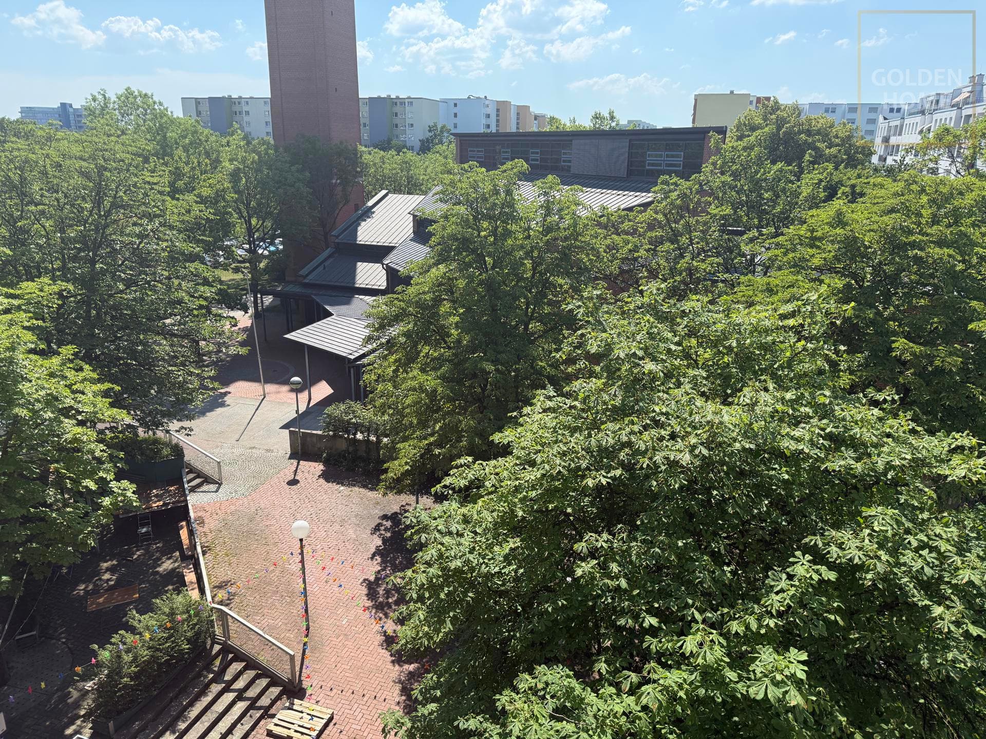 Schöne helle 4-Zimmer Wohnung mit großem Südbalkon & Weitblick in Neuperlach