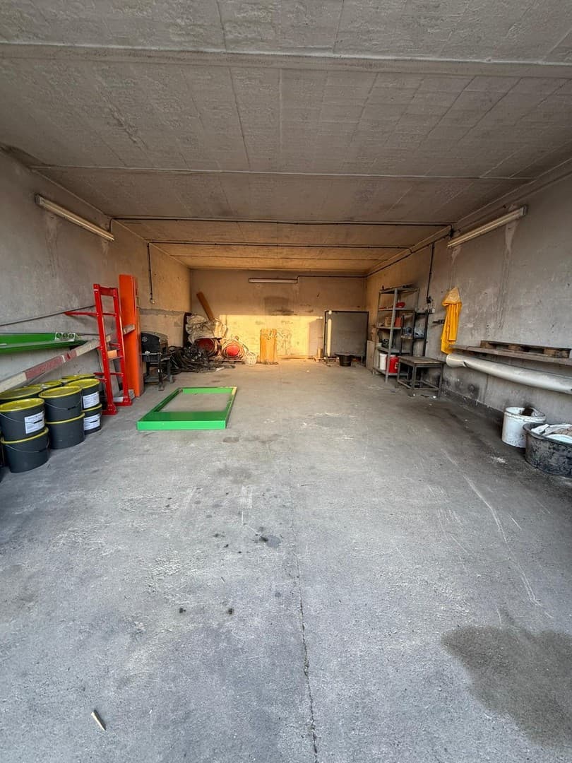 Werkstatt, Lagerraum für Handwerker, Storage; Halle sauber und trocken