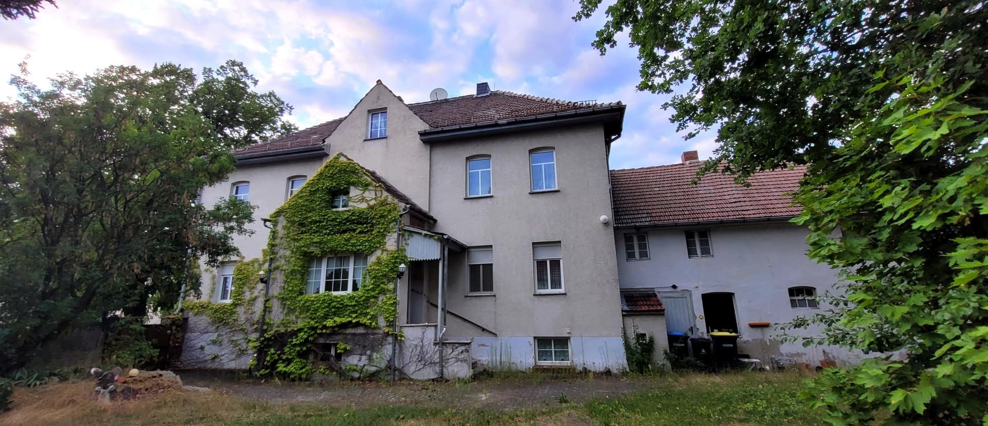Drei-Seiten-Hof, Event & Hochzeitslokation, Selbstversorger Hof, Scheune