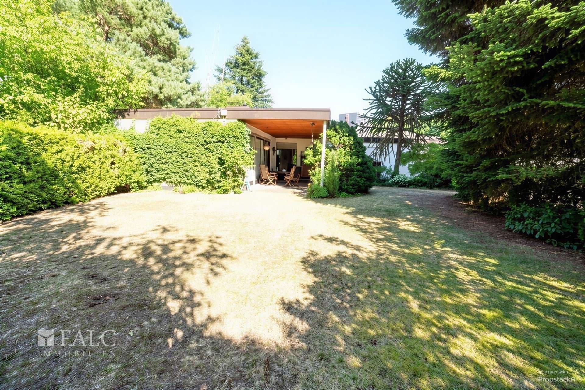 Großer Bungalow in direkter UNI- Lage zu verkaufen!