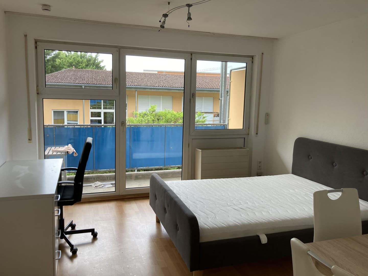 Möblierte 1-Zimmer-Wohnung mit Balkon & TG-Stellplatz in Regensburg