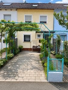 FAMILIENTRAUM MIT GARTEN, GARAGE & STELLPLATZ