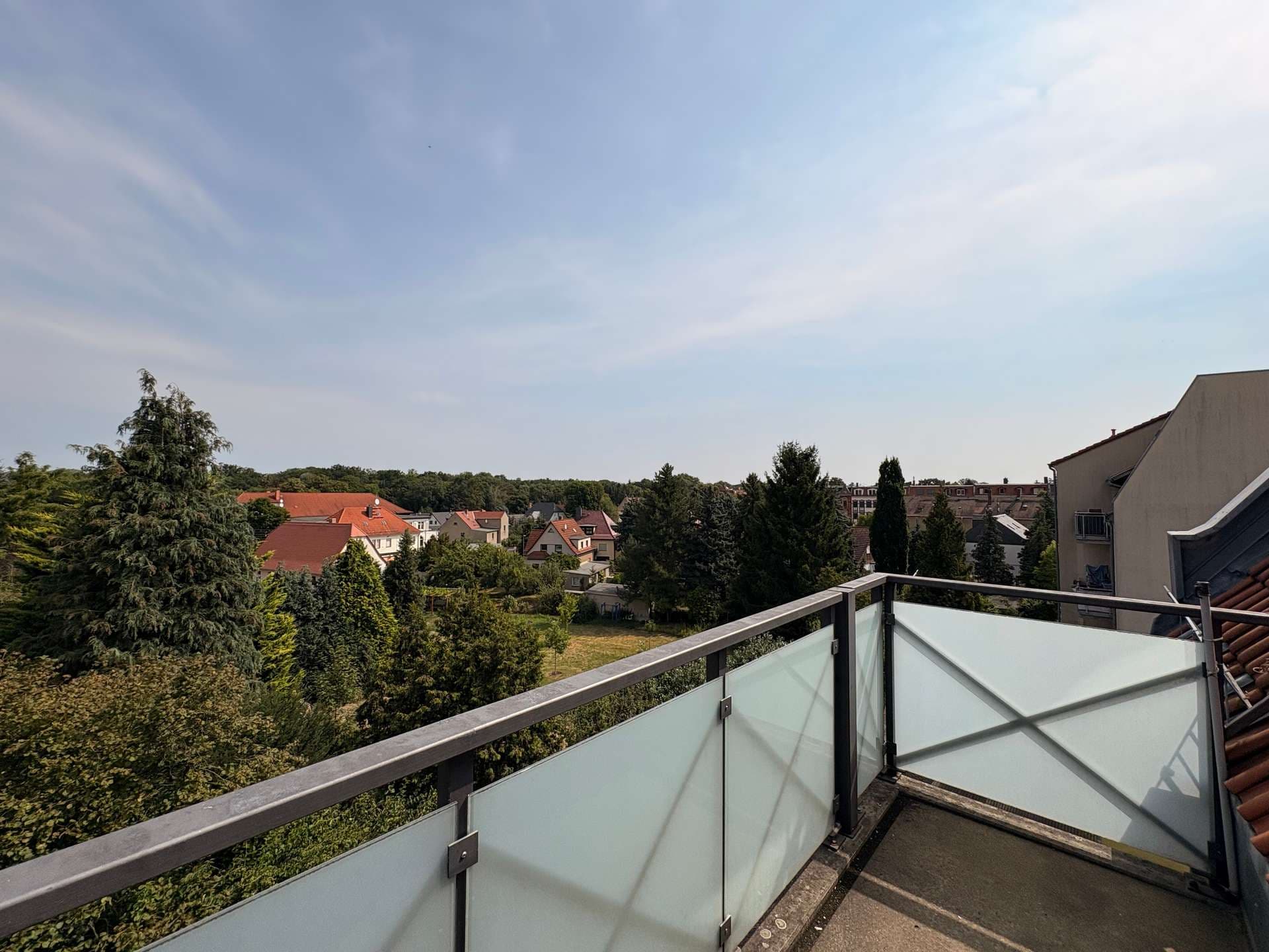 Wohnen über den Dächern: 3-Zimmer-DG-Wohnung mit Balkon!