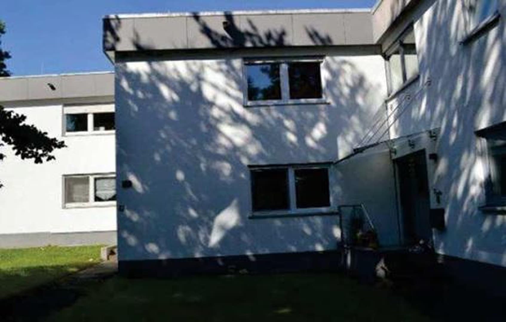 Wohnhaus mit Garage - Veräußerung im Höchstbieterverfahren