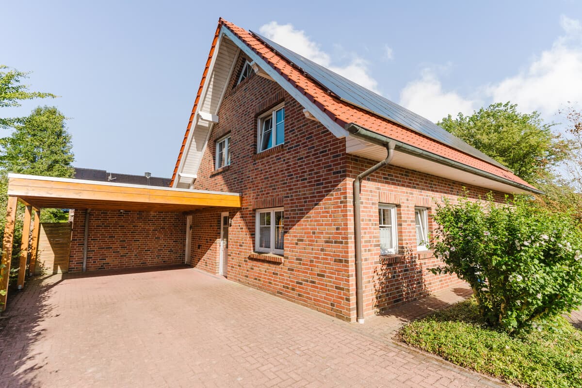 Einfamilienhaus in Uelsen mit Garten und Carport