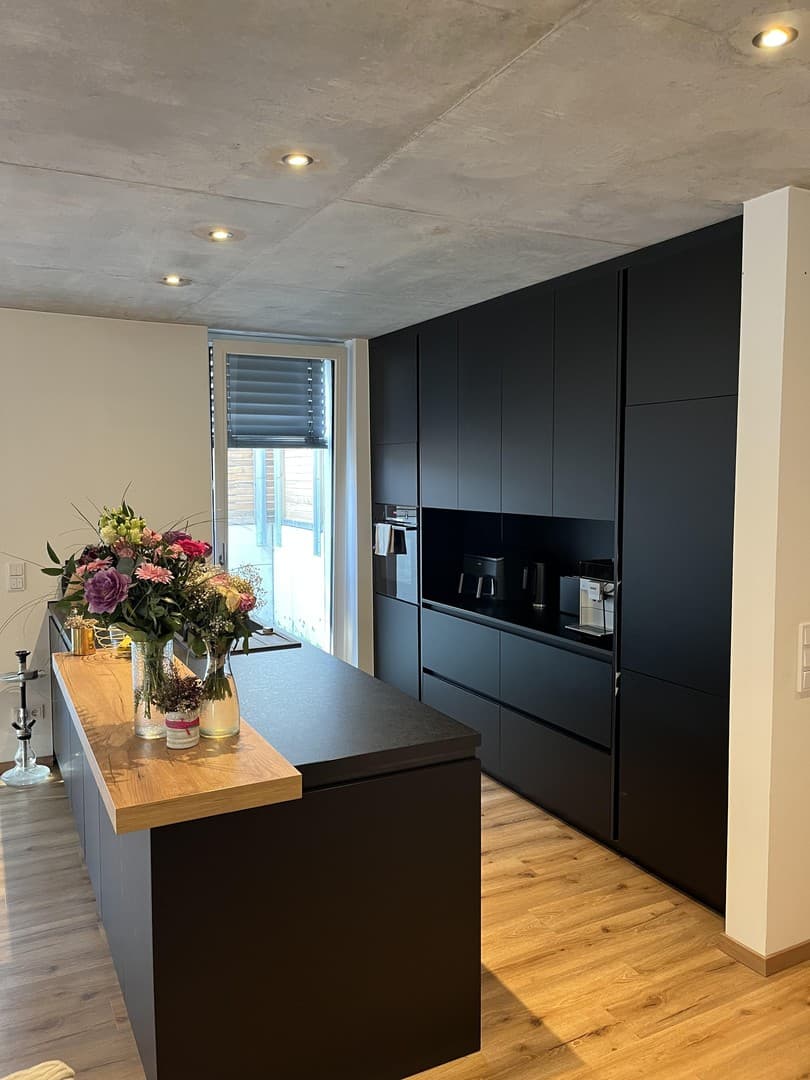 KFW 40 Neubauwohnung 3 Zimmer 90m² Einbauküche Balkon 1. Stock