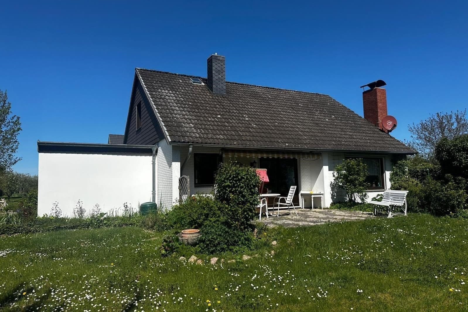 Einfamilienhaus mit Garage in Altenkrempe