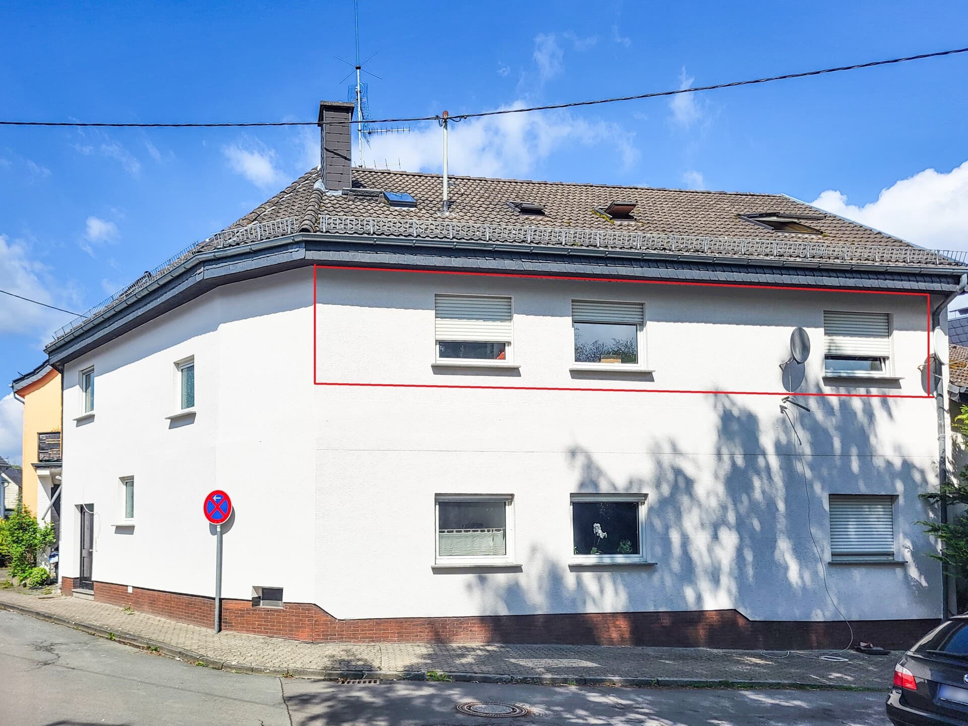 Gut geschnittene 4 Zimmer Wohnung mit Balkon im Herzen von Welschneudorf!