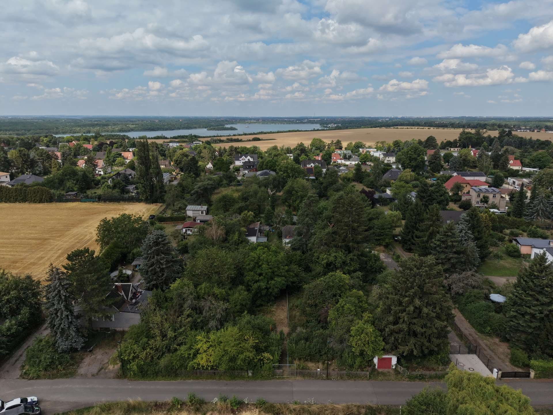 Erschlossenes Baugrundstück für EFH oder DH in Markkleeberg-Auenhain