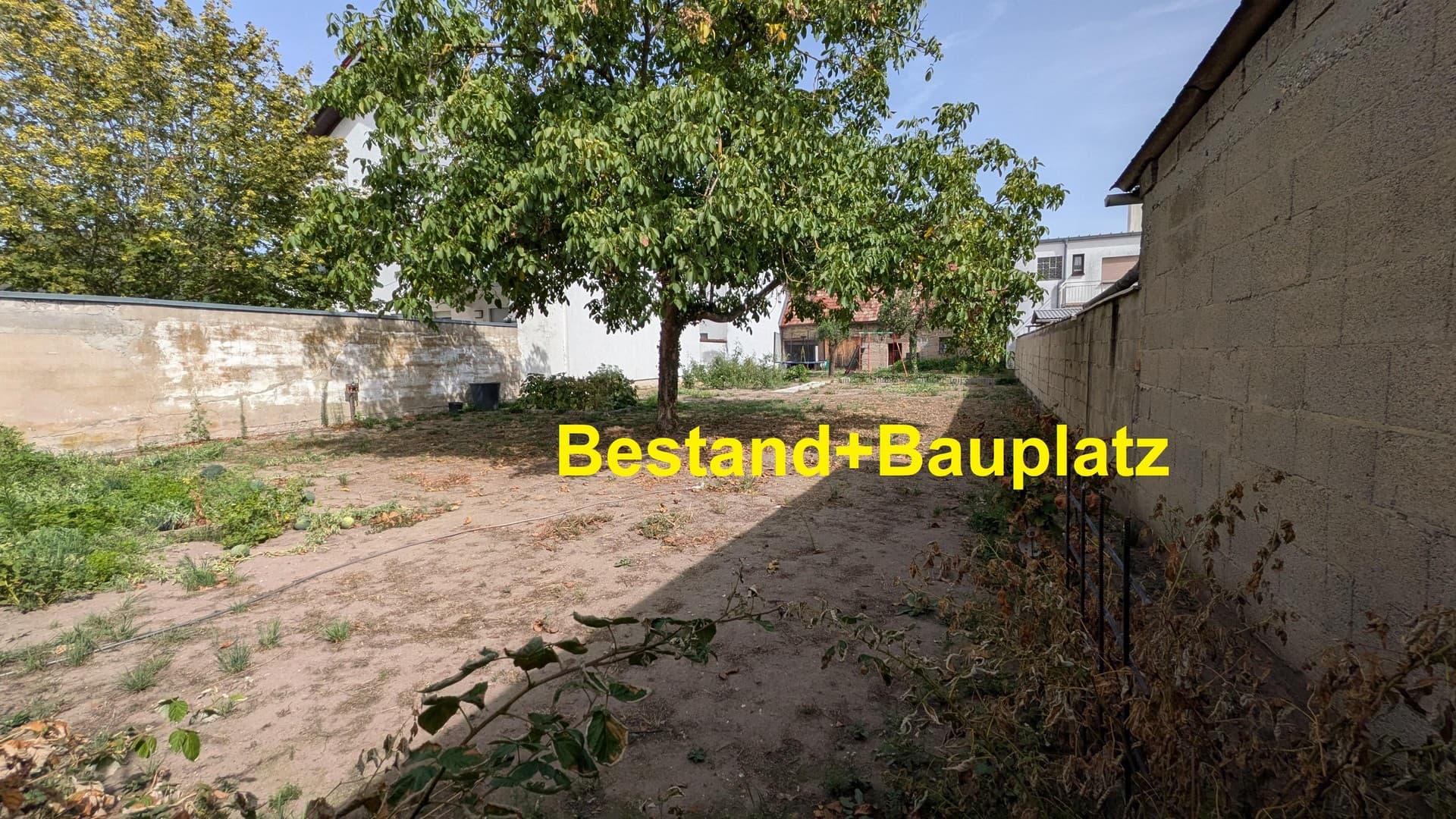 990 m² voller Möglichkeiten Zweifamilienhaus & Bauplatz