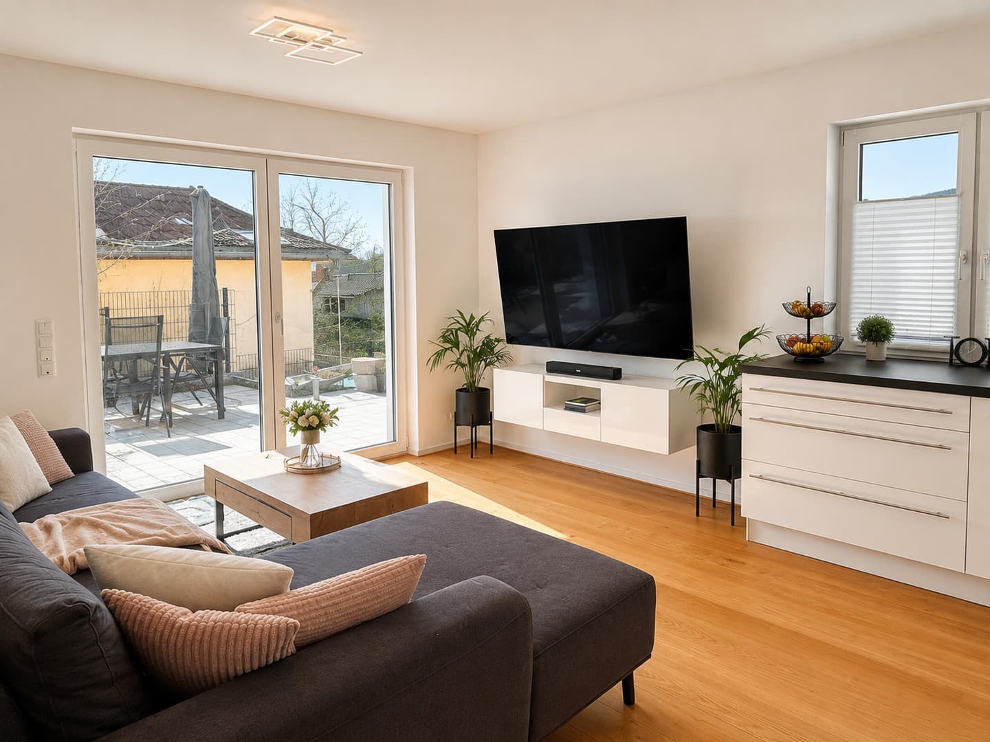 PRIVATVERKAUF - Moderne 3‑Zimmer‑EG‑Wohnung mit Terrasse & Garten
