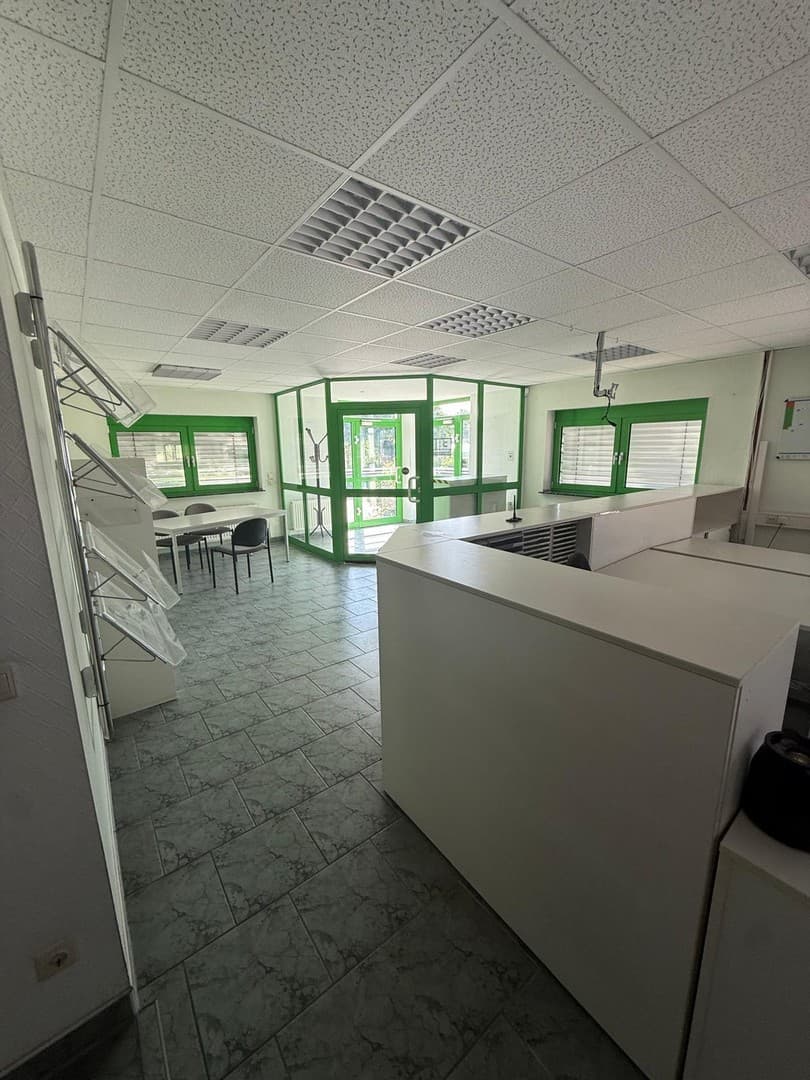 Büro · Praxis · Fahrschule · Schulung: zwei Etagen, teilbar ab 40 m²