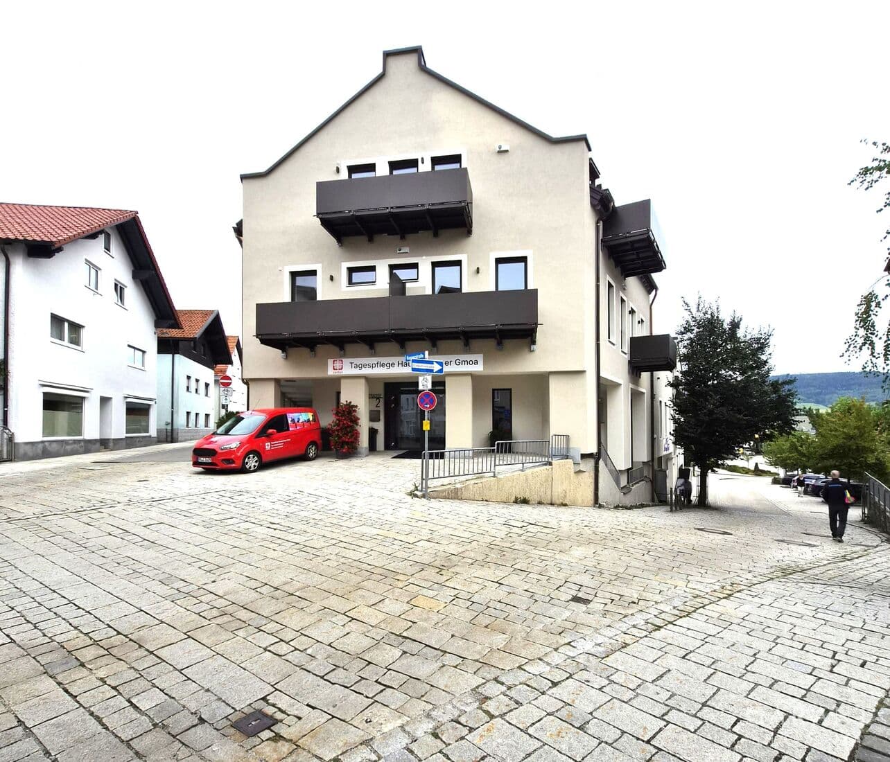 Stufenloser Wohnkomfort der Extraklasse - Hochwertige ca. 105 qm über der Caritas!