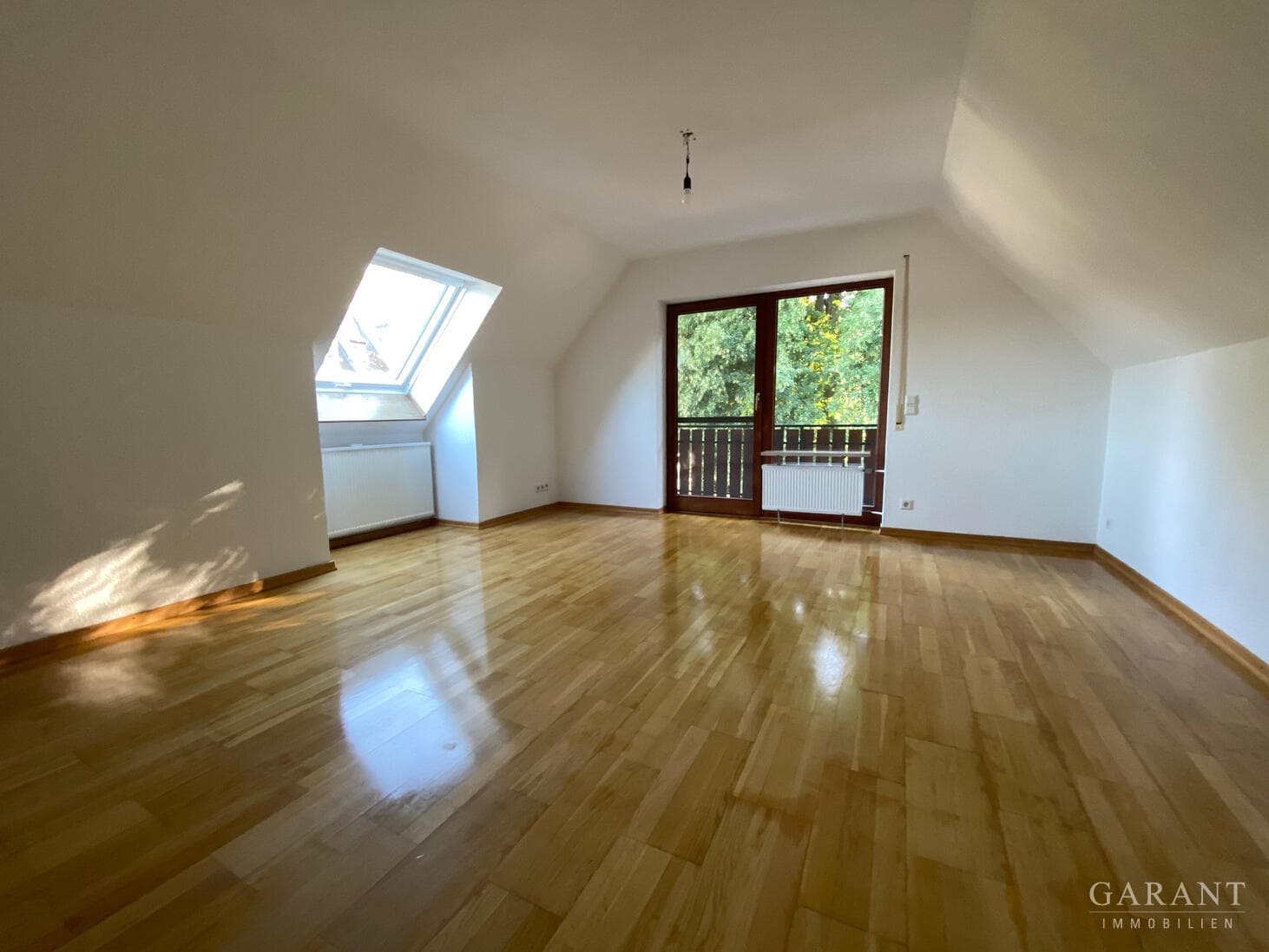 Wohnen auf zwei Ebenen - gepflegte Maisonette-Wohnung mit Balkon und Blick ins Grüne