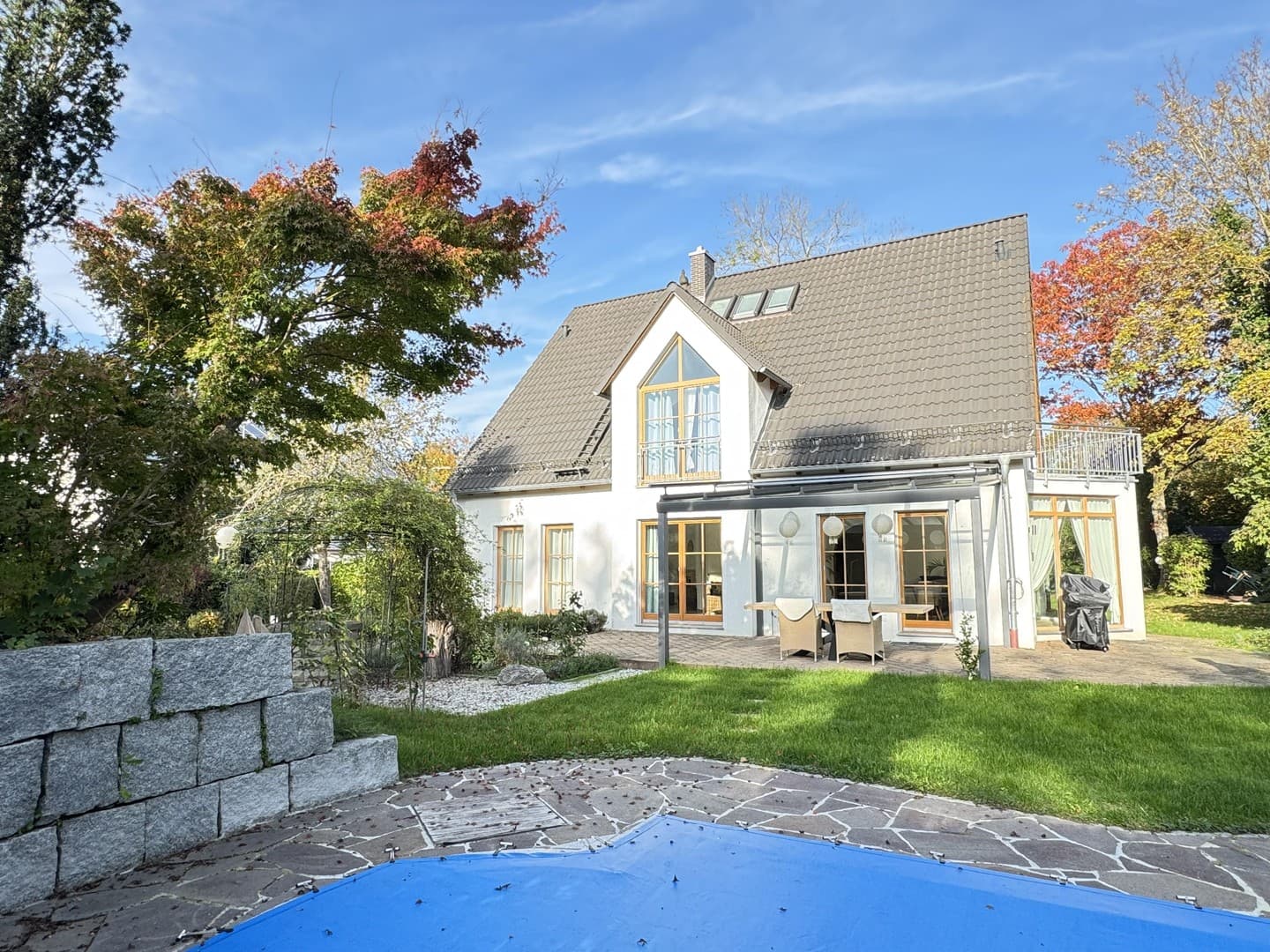 Wunderschönes Haus mit Pool und Sauna (teilmöbeliert)