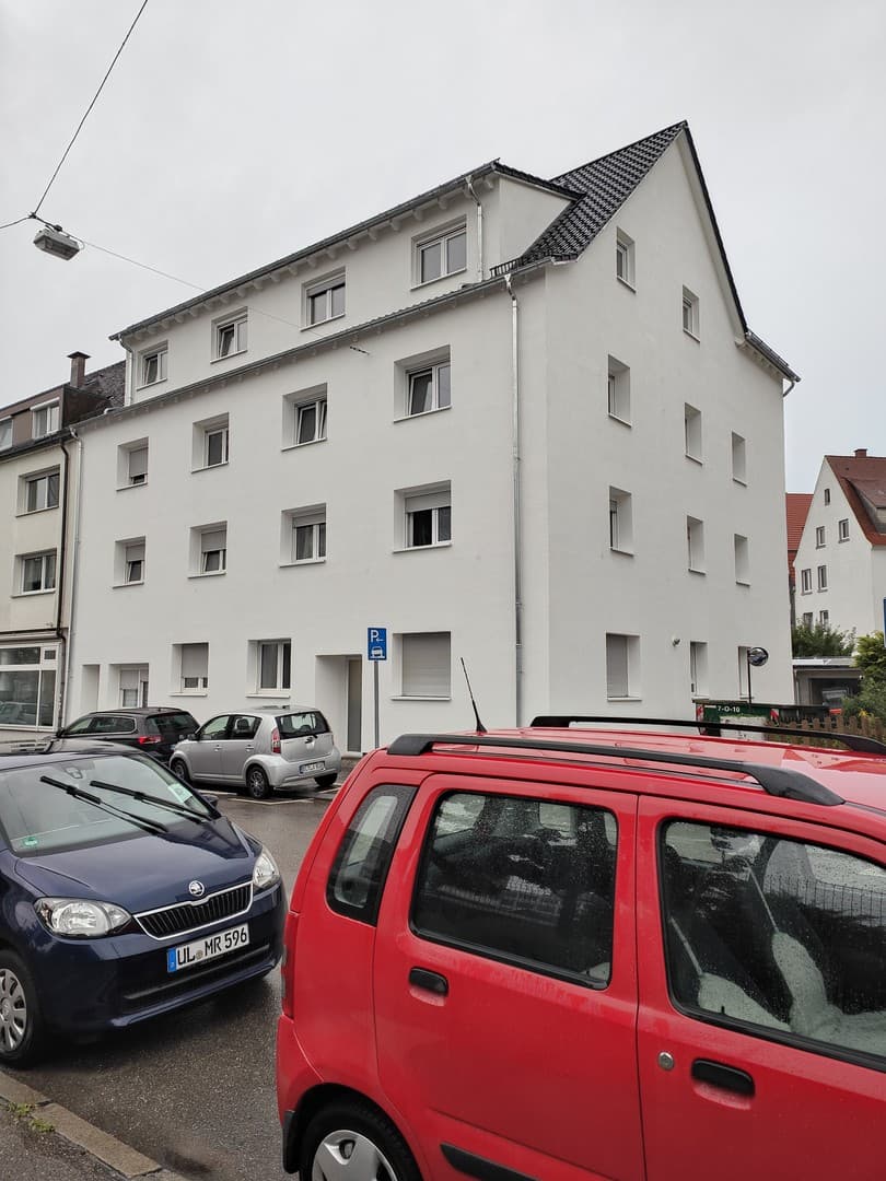 Exklusive 3 - Zimmer-Wohnung in zentraler Lage mit großem Balkon im 1. OG