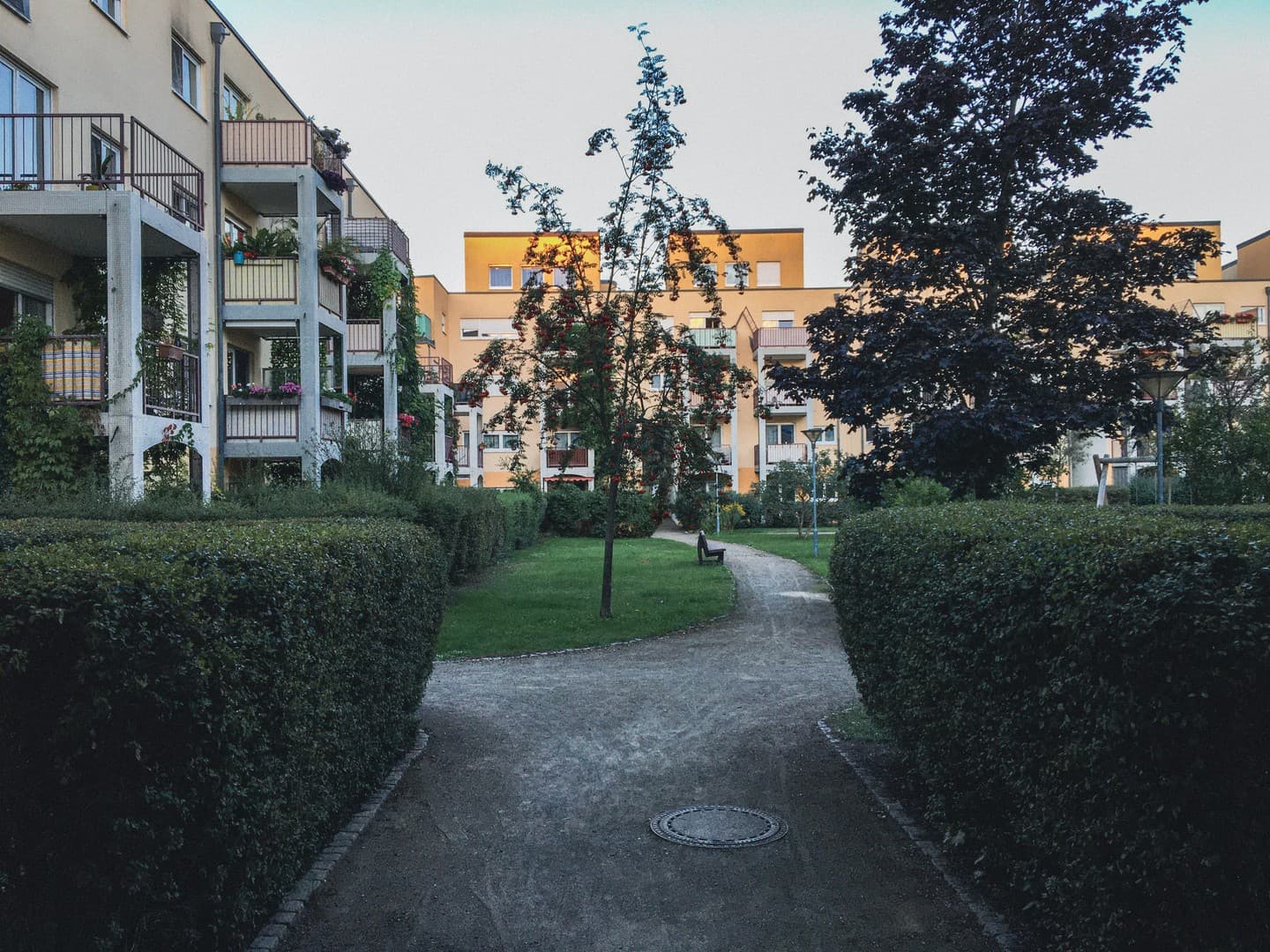 Wassernähe: Helle 4-Zimmer-Wohnung mit Loggia & Tiefgarage in Berlin-Friedrichshagen