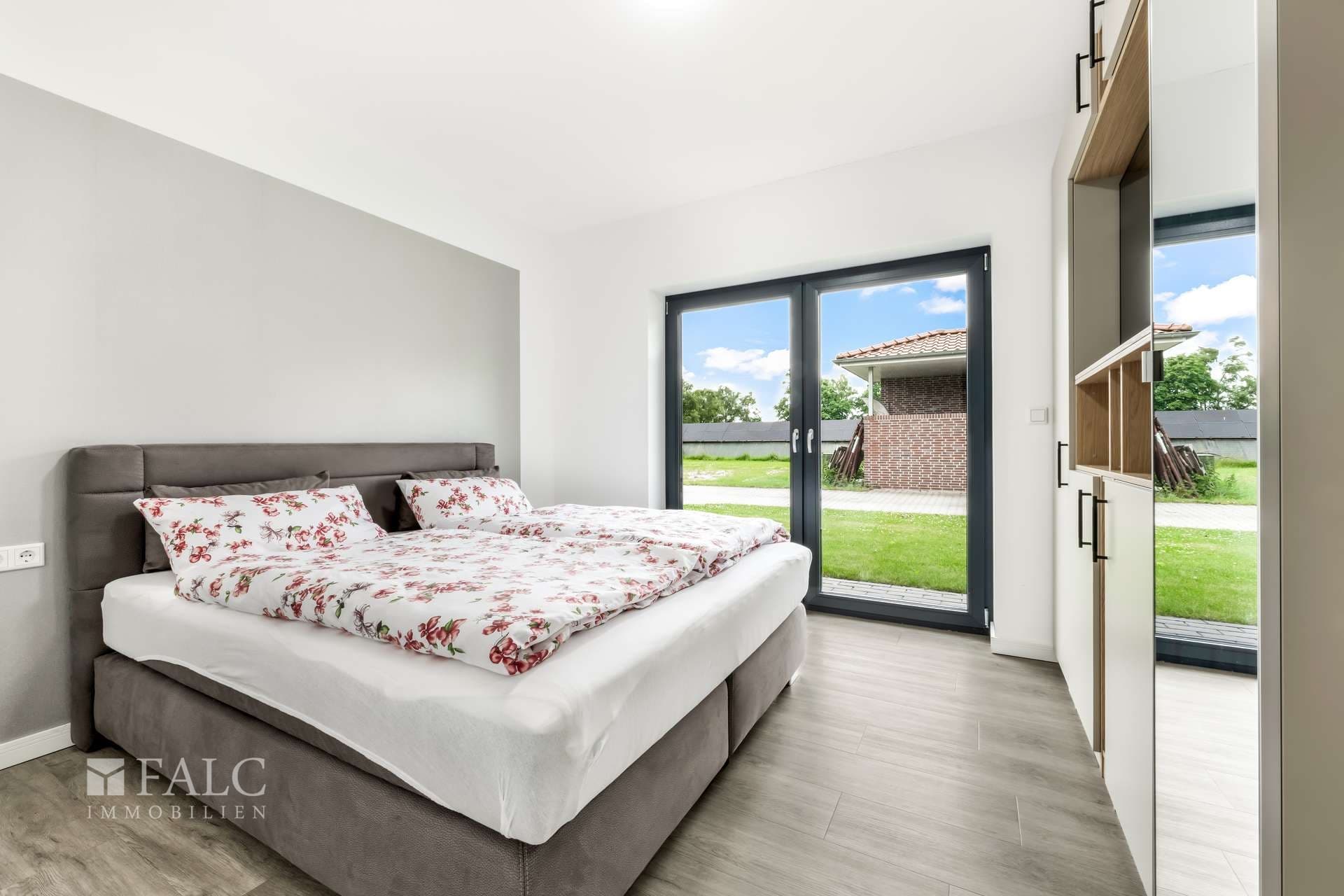 Modernes Ferienhaus am Küstenkanal – Erstbezug in traumhafter Lage