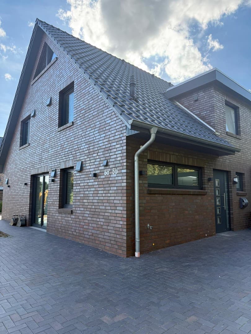 Modernes Zuhause im Grünen - helle Doppelhaushälfte in ruhiger, ländlicher Lage