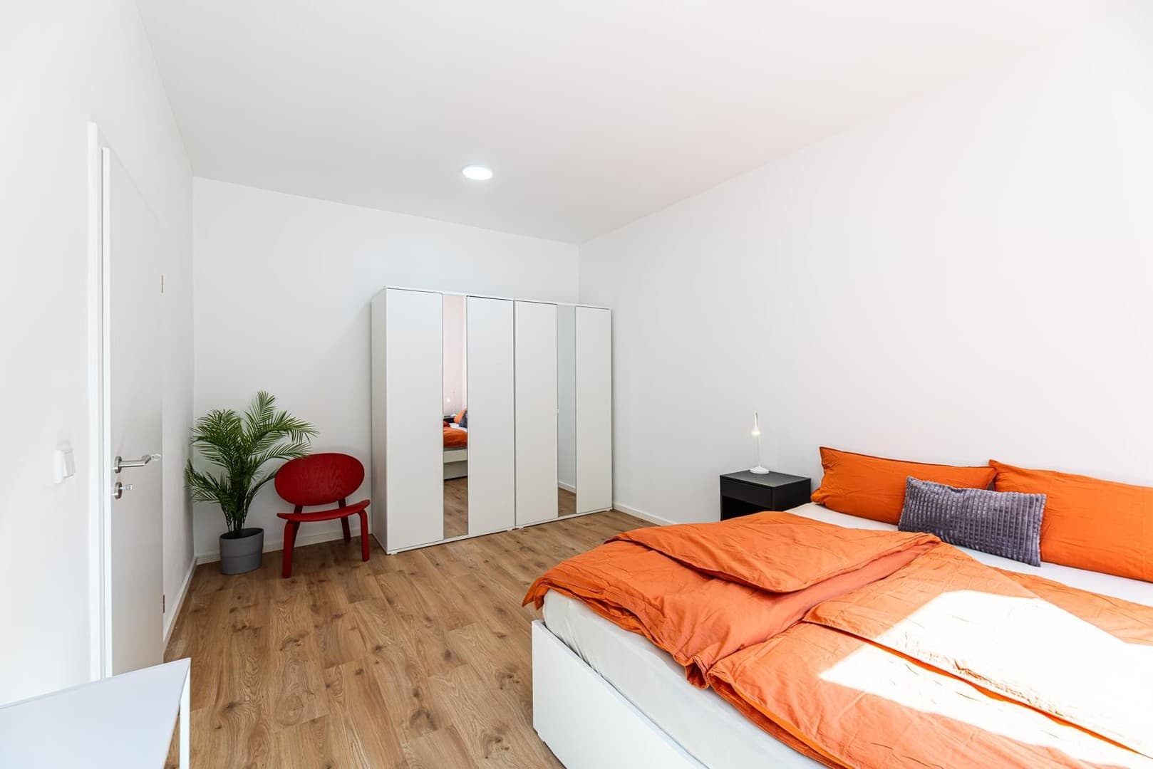 Erstbezug! Wunderschöne 2 Zimmer Wohnung mit Balkon!