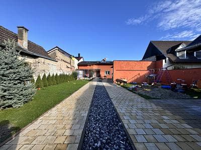 GROßZÜGIGES FAMILIENPARADIES