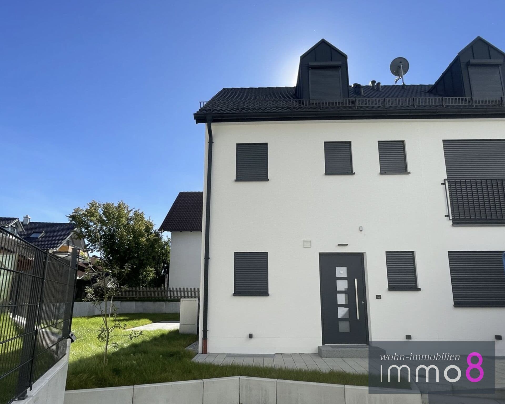 Nur noch 1 Reihenhaus verfügbar! Sichern Sie sich Ihr Traumhaus
Ankommen - Wohlfühlen - Zuhause sein -