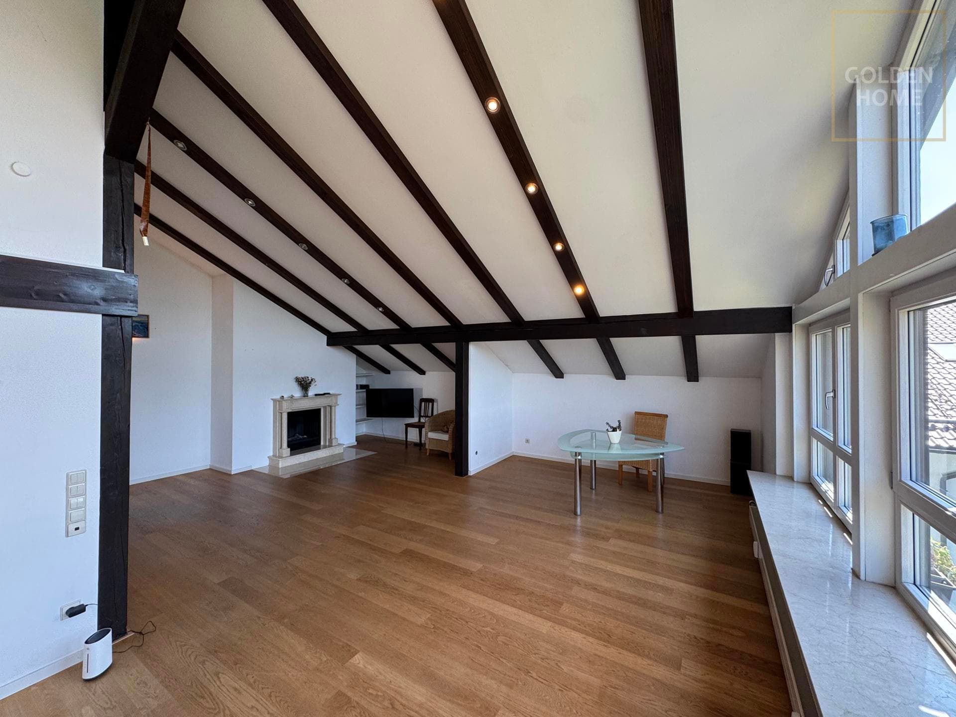 Einmalige Etagenwohnung mit 64 m² Wohn- und Essbereich