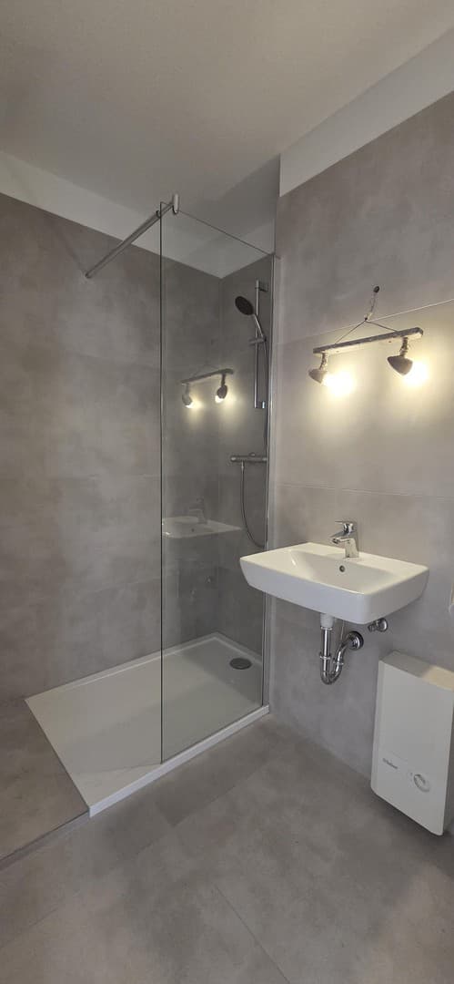 Komplett kernsaniertes Apartment mit neuer Küche und Aufzug in Offenbach