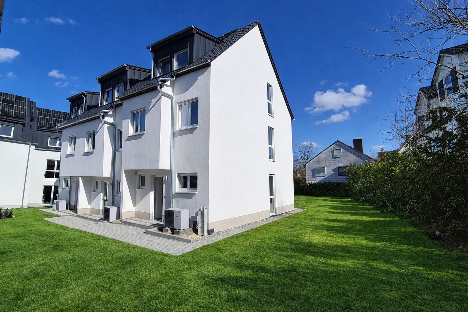 Modern wohnen in Fuldatal | Neubau, Terrasse, eigene Wärmepumpe und Photovoltaik