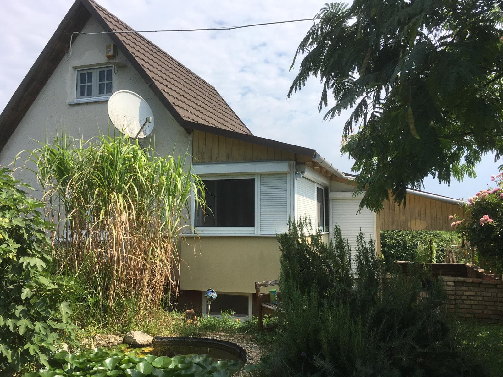 Ihr-Ungarn-Experte verkauft ein kleines schönes Einfamilienhaus mit Gästehaus und Garten-Grundstück