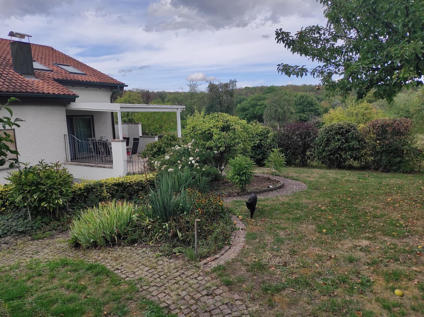Haus am Stadtrand mit Energie A - Platz für eine große Familie mit Option zuzügl. Miete zu erzielen
