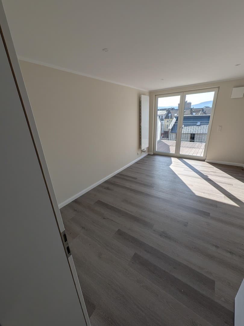 4-Zi KfW70EE Penthouse-Maisonette in Toplage von Rüdesheim mit Aufzug, Küche und Balkon