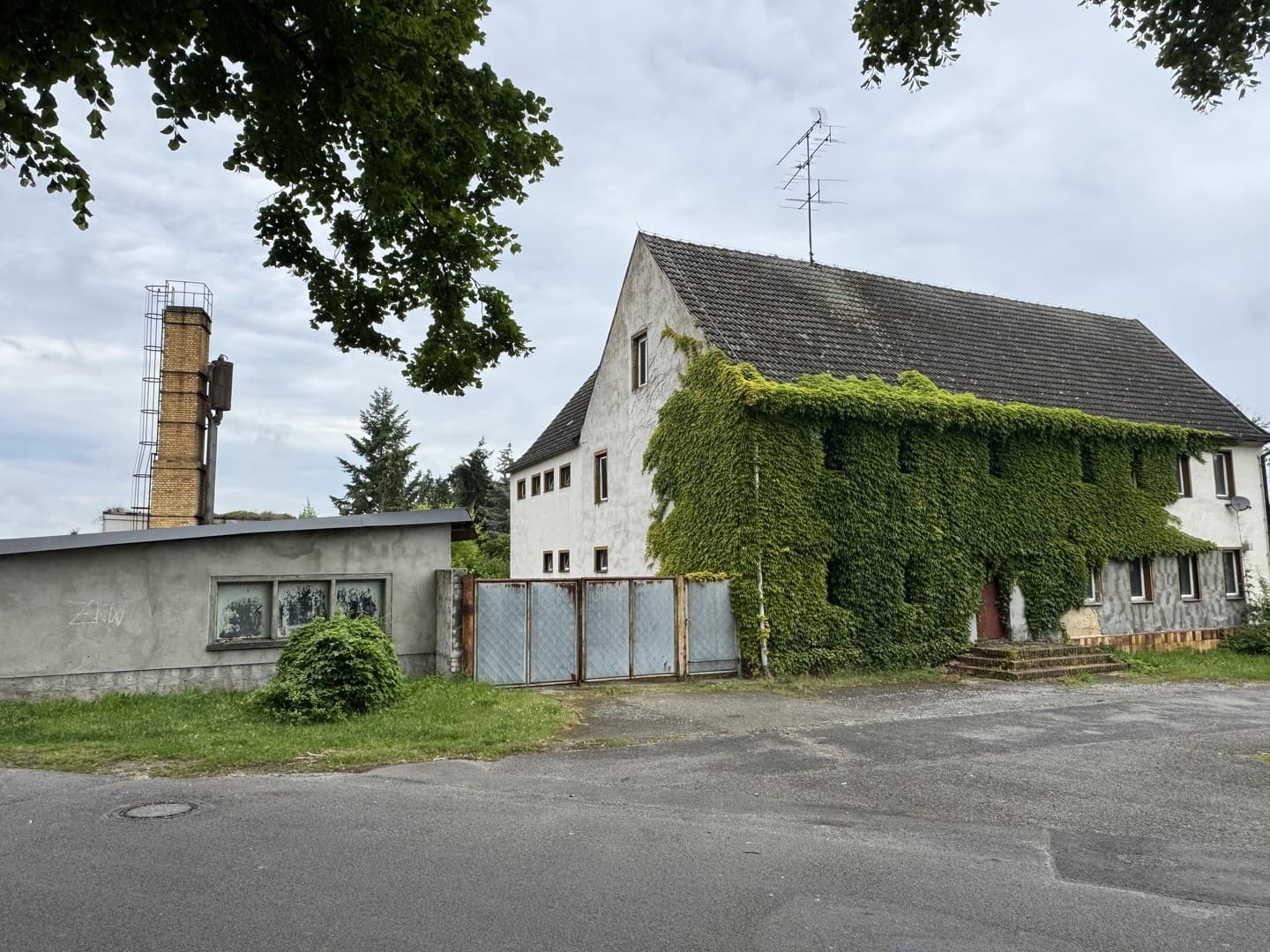 Ihre Chance im Spreewald! Großes Anwesen in Lübbenau mit Saal und Entwicklungspotenzial