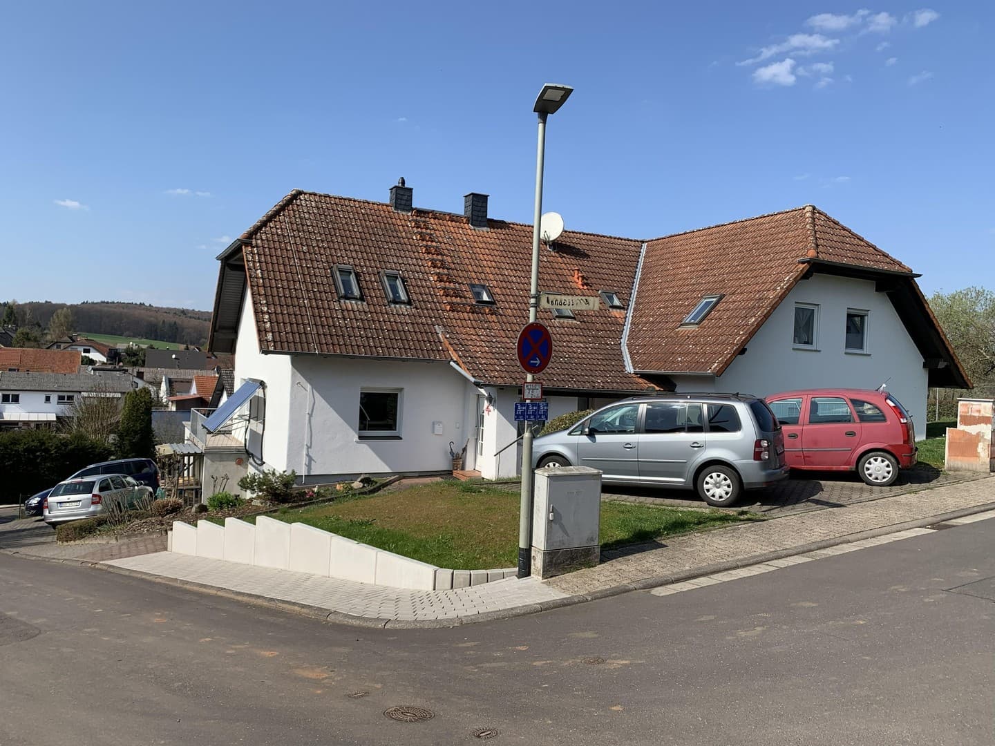 3 Familienhaus mit 3 sep.Wohnungen 75-80-130m²/ Grundstück 915m² in nähe Frankfurt