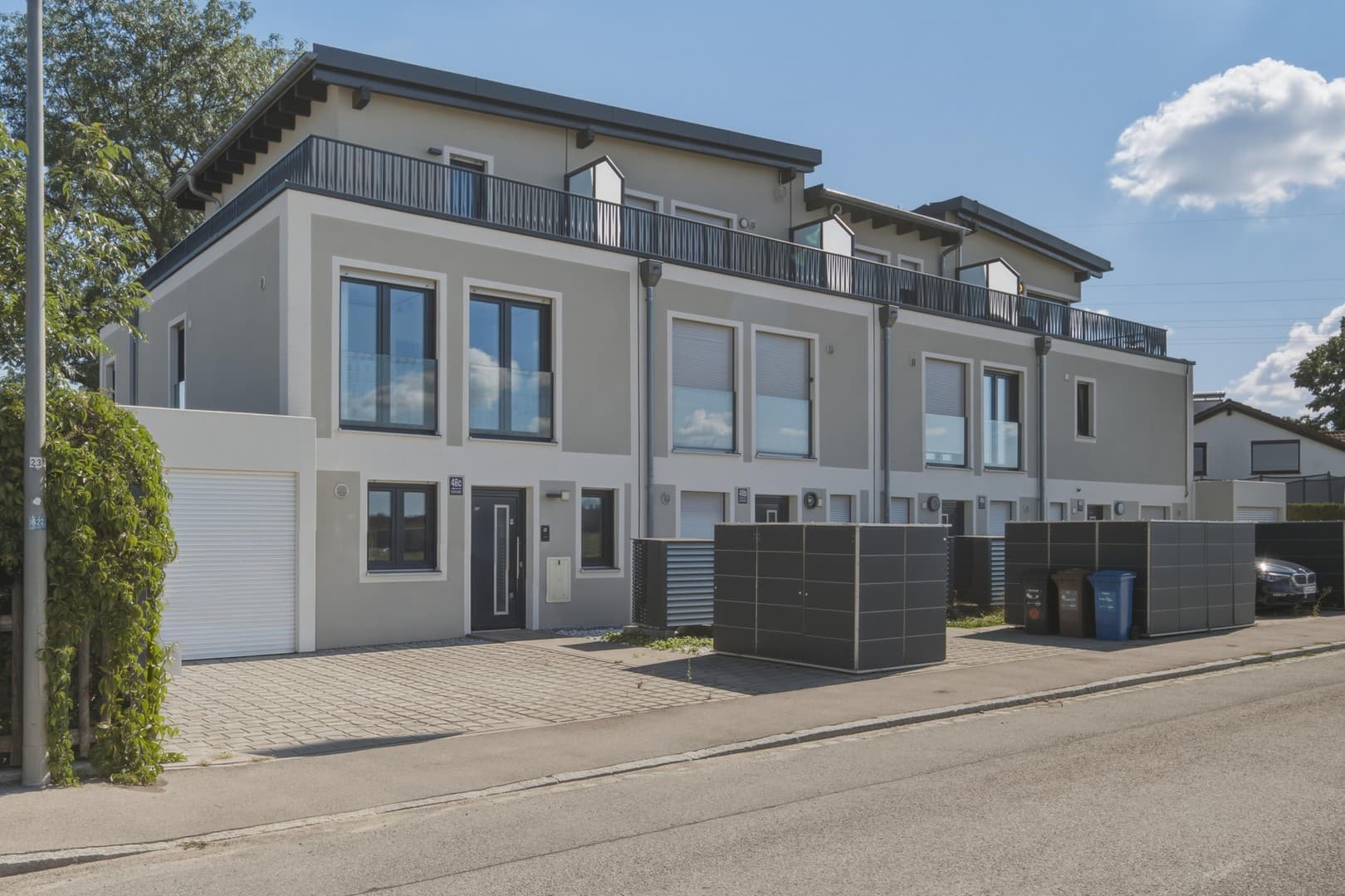 Modernes KfW55 Haus von 2020 mit Dachterrasse & Küche in München-Untermenzing! Provisionsfrei!