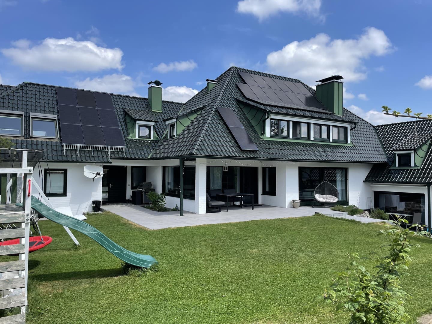 Elegante Villa mit zwei Einliegerwohnungen