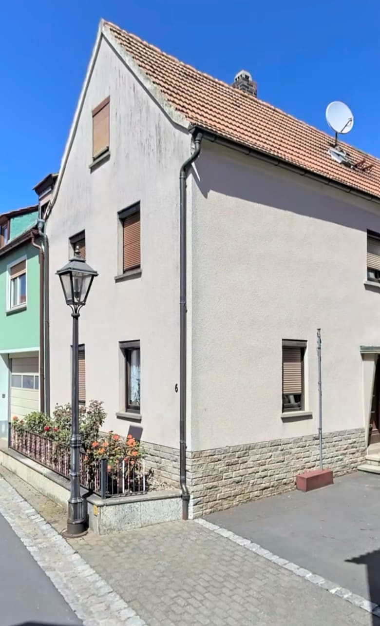 268 m² Wohnfläche großzügiges Einfamilienhaus in Untereisenheim