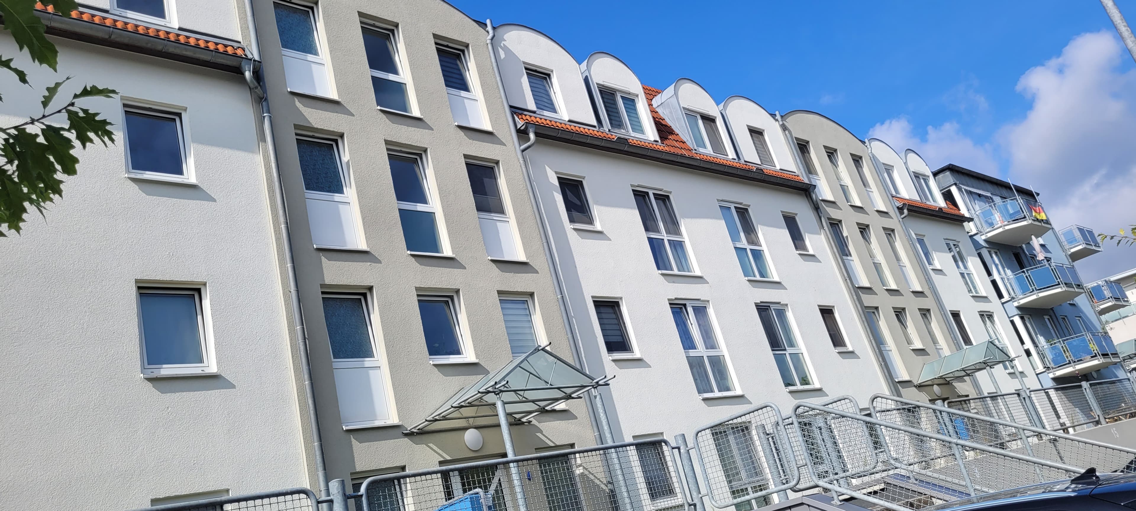 Schöne 3-Zimmer-Wohnung in Heppenheim – Balkon, Stellplatz, Einbauküche,niedrigen Hausgeld,provisionsfrei.