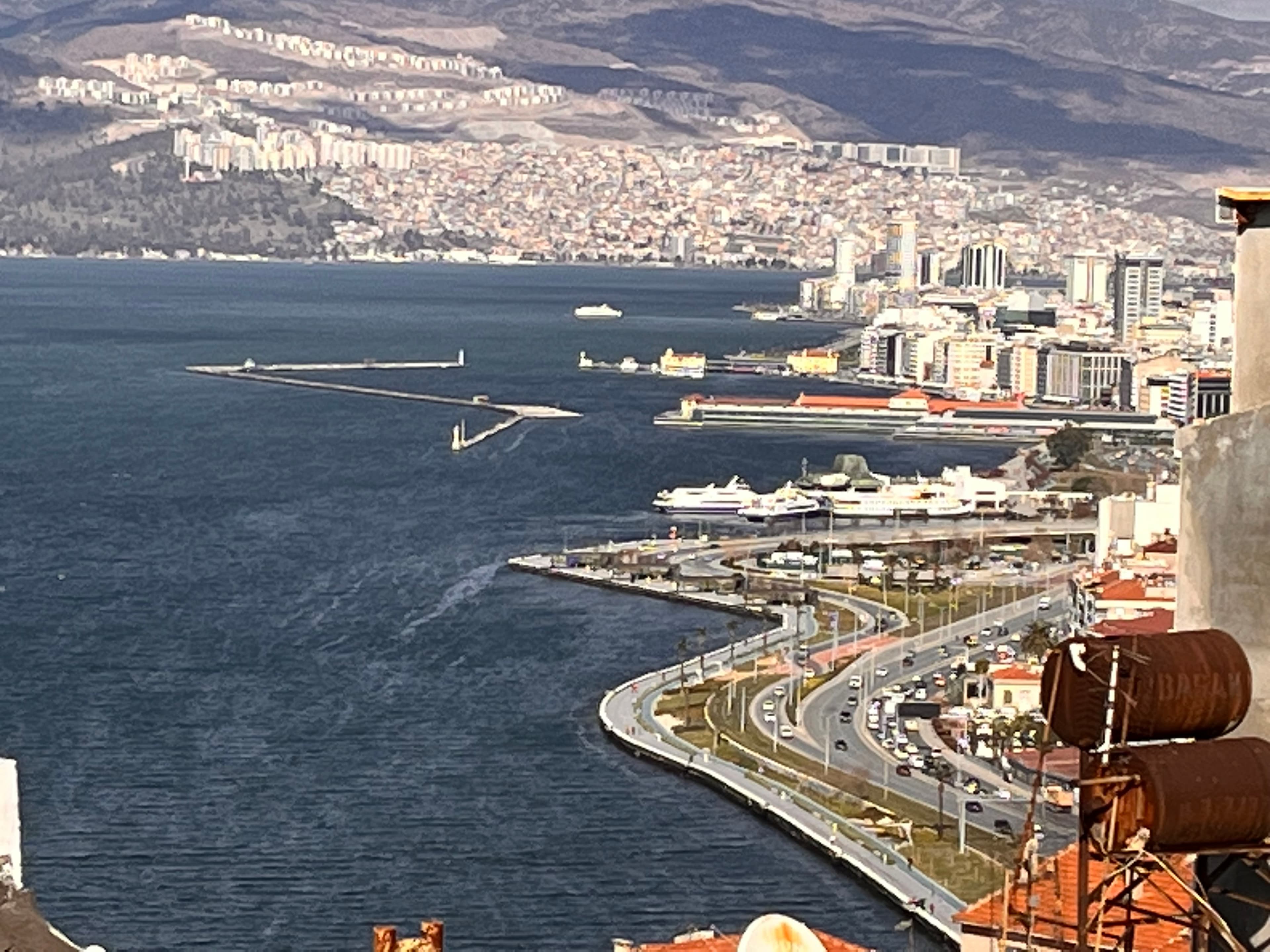 Izmir | 315 m² | Panoramameerblick | 91 m² Terrasse | Schweizer Privatbesitz