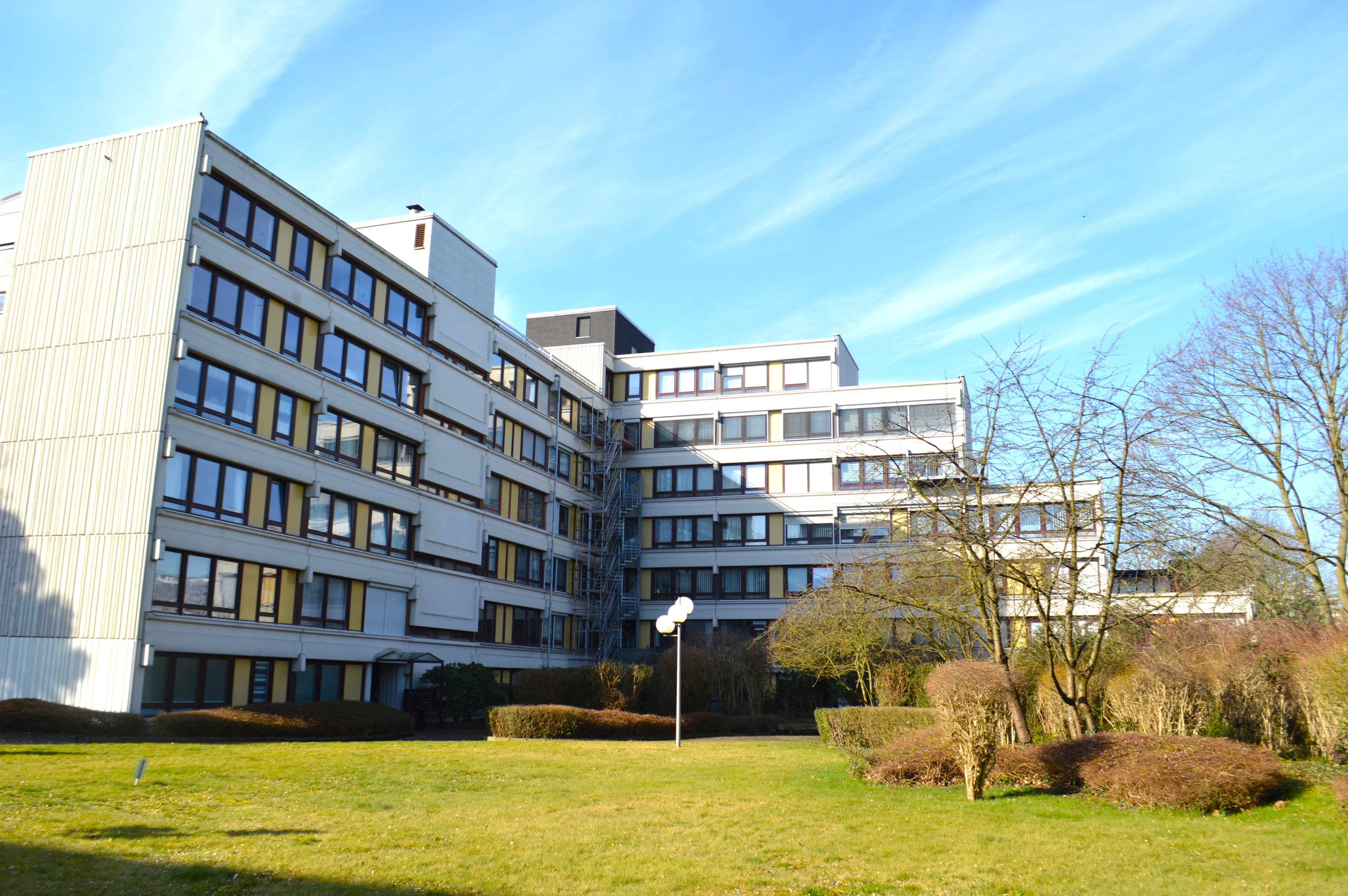 Köln- Weiden, ETW 2 ZKDBad, 5. Etage, Aufzug, kein Balkon, Bad neu!