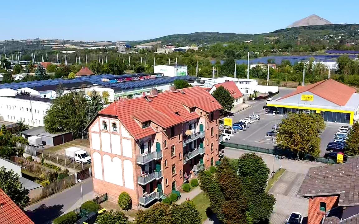 2 RW mit Balkon und EBK in der Hüttenstraße